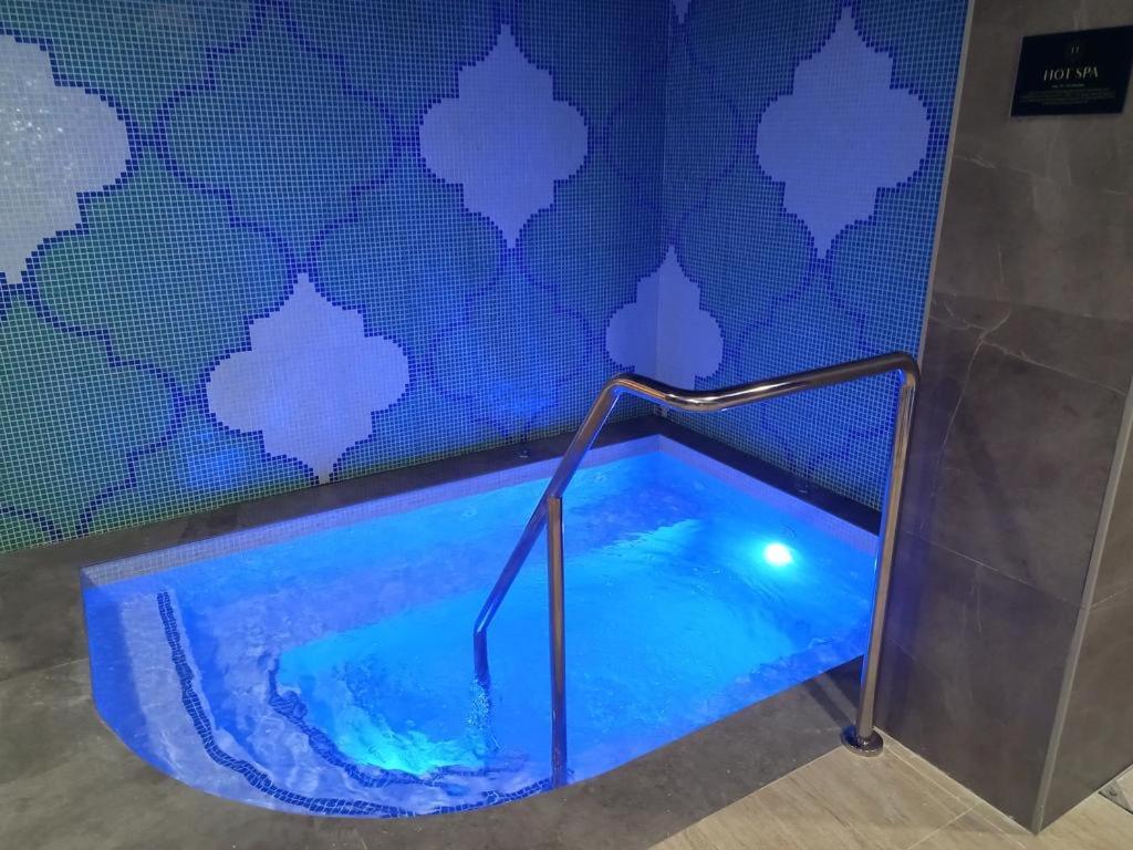 New Cp Luxury Studio With Spa Gibraltar Exterior photo